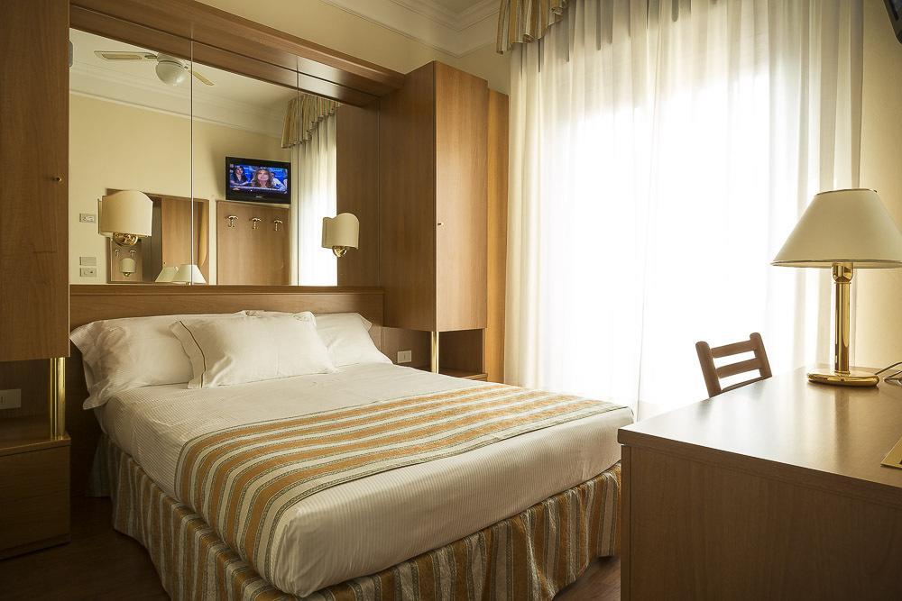 Hotel Imperia Lido di Jesolo Zewnętrze zdjęcie